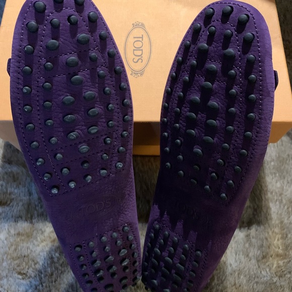 Tod’s Suede Fringe Loafers - Picture 5 of 12